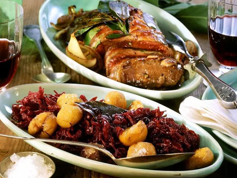 Hirschrücken mit Rotkohl