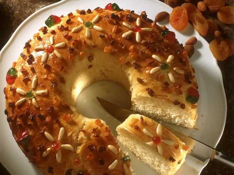 Hefe-Trockenfrüchtekuchen