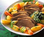 Suppenfleisch mit Gemüse