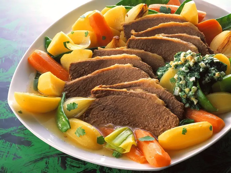 Suppenfleisch mit Gemüse