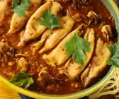 Tintenfisch mit Tomatensauce