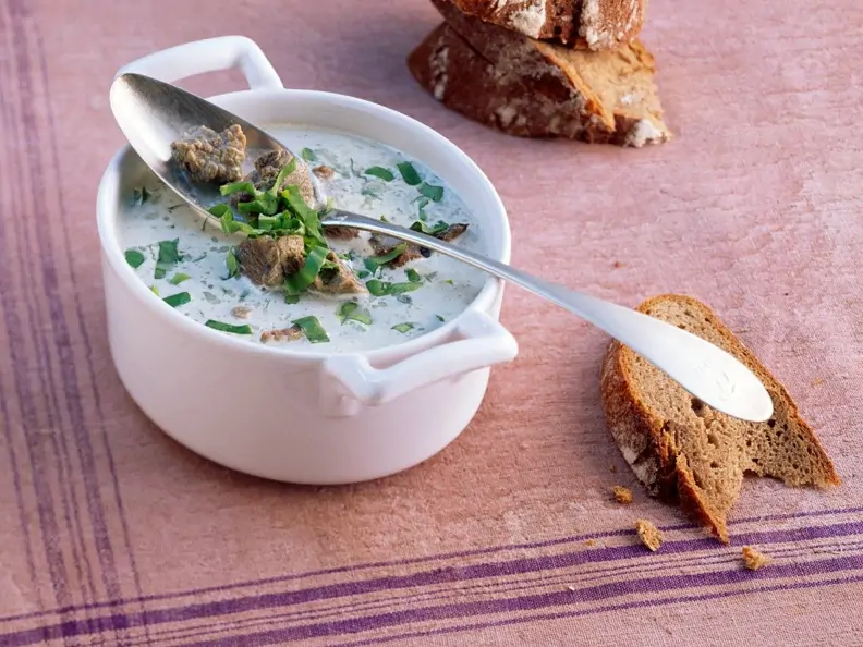 Deftige Sauerampfersuppe