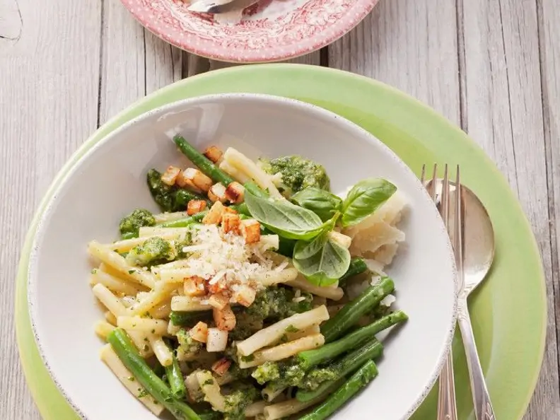 Nudeln mit Bohnen und Pesto