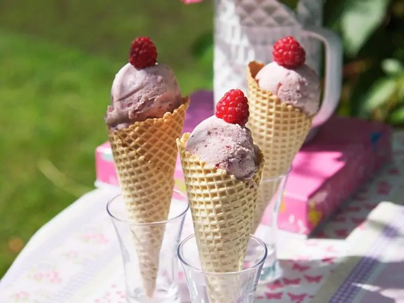 Joghurt-Himbeereis