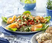 Bulgursalat mit Lachs