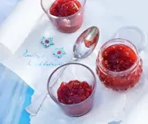 Pfirsichkonfitüre mit Himbeeren