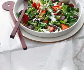 Salat mit Huhn und Erdbeeren