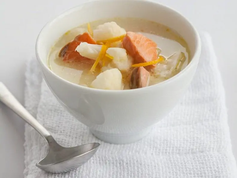Blumenkohl-Lachs-Suppe