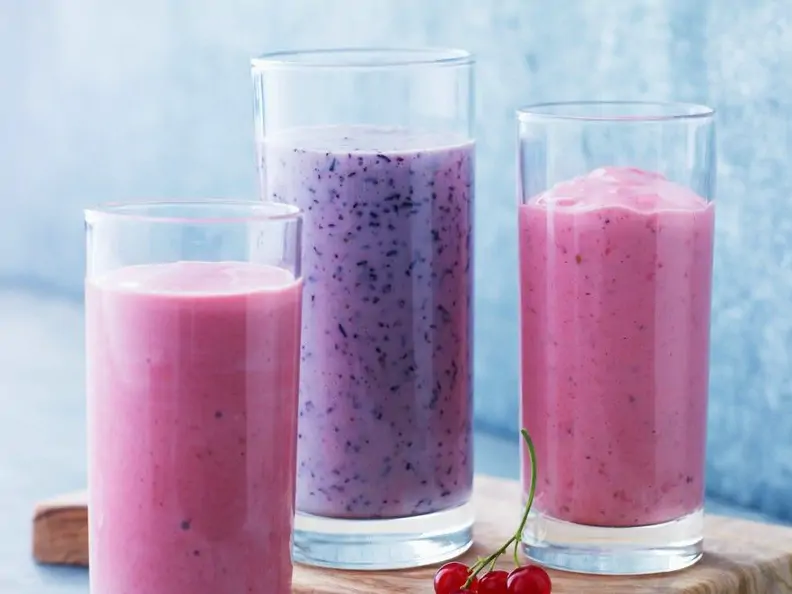 Beeren-Smoothie mit Milch
