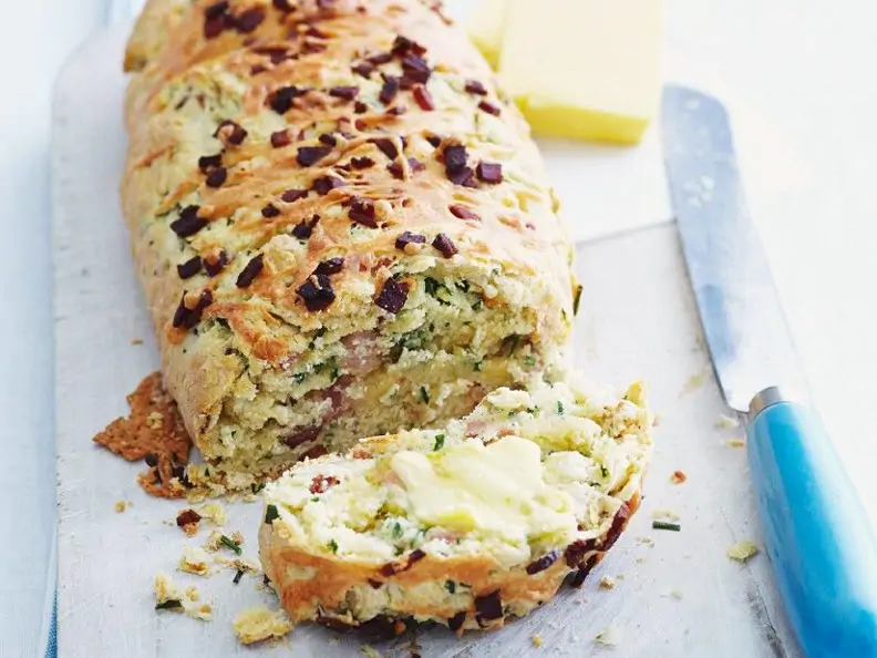 Australisches Buschbrot mit Speck (Damper)