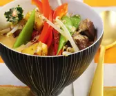 Curry mit Rind, Ananas und Gemüse