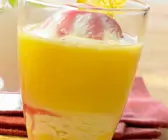 Orangensaft mit Eis