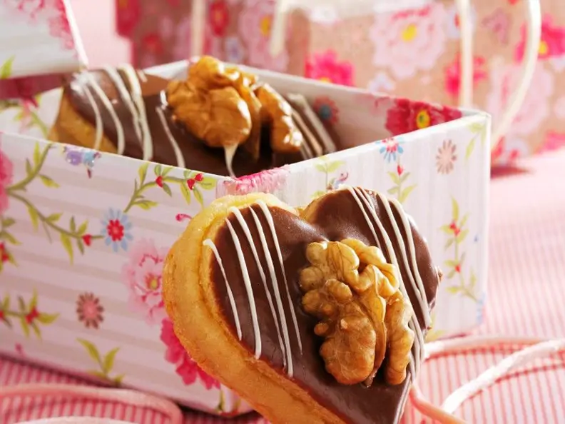 Marzipan-Nuss-Herzen