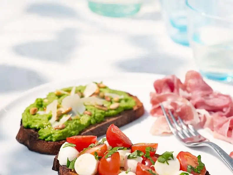 Crostini und Avocadodip