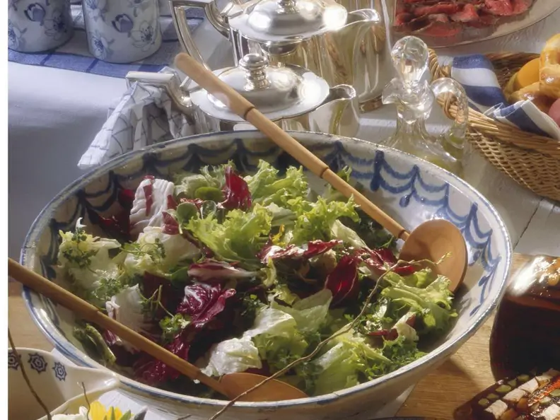 Frühlingshafter Salat