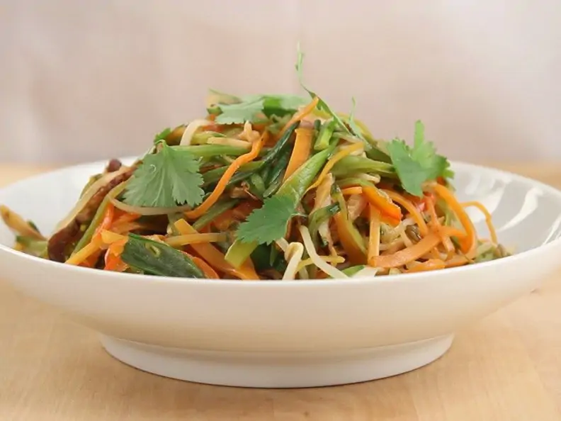 Wokgemüse garen