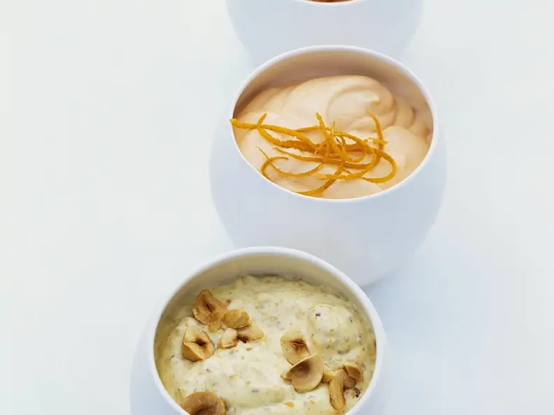 Hollanddaise mit Nüssen, Paprika und Orangen