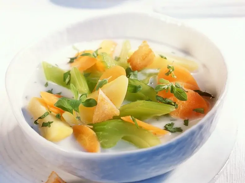 Bleichselleriesuppe mit Croutons