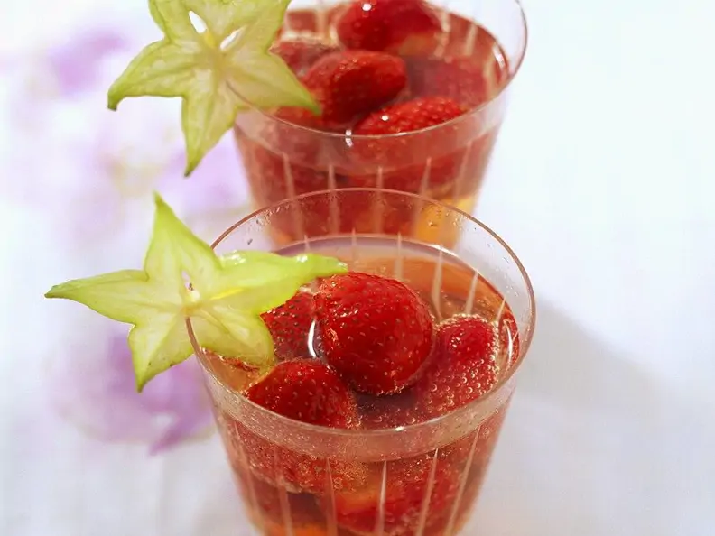 Erdbeerbowle mit Cointreau