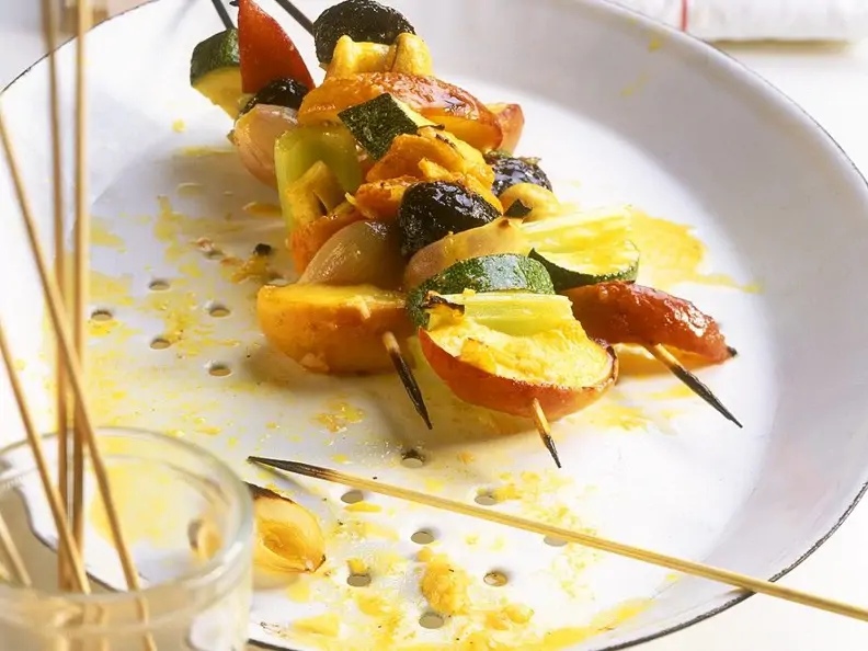 Herzhafte Obst-Gemüse-Spieße