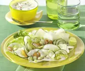 Gemüsesalat mit fruchtigem Dressing