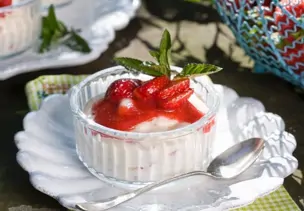 Quark mit Erdbeeren