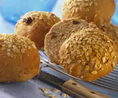 Weizen-Müslibrötchen