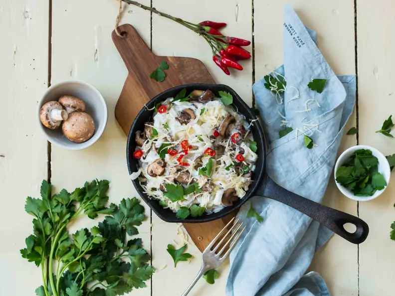 Konjak-Nudeln mit Mascarpone-Pilz-Sauce