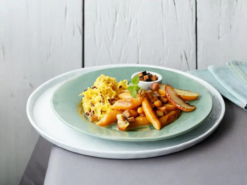 Süßkartoffel-Schupfnudeln mit Sauerkraut