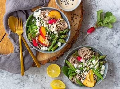 Knackige Frühlingsgrüße aus der Schüssel. Foto: Beeke Hedder