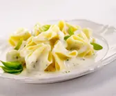 Nudeln in Sahne-Basilikum-Sauce