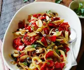 Nudeln mit Tomaten