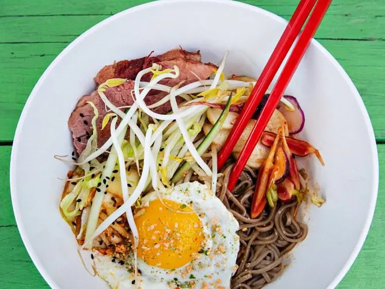 Thai-Nudeln mit Ente