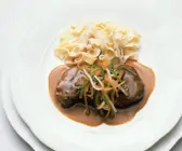 Rindfleisch mit Nudeln