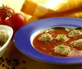 Linsensuppe mit Nudeln