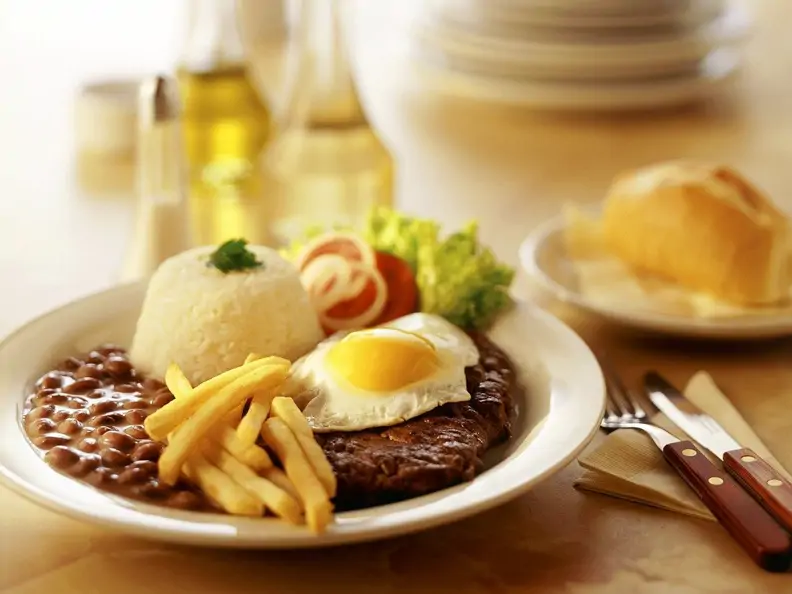Rindersteak mit Beilagen