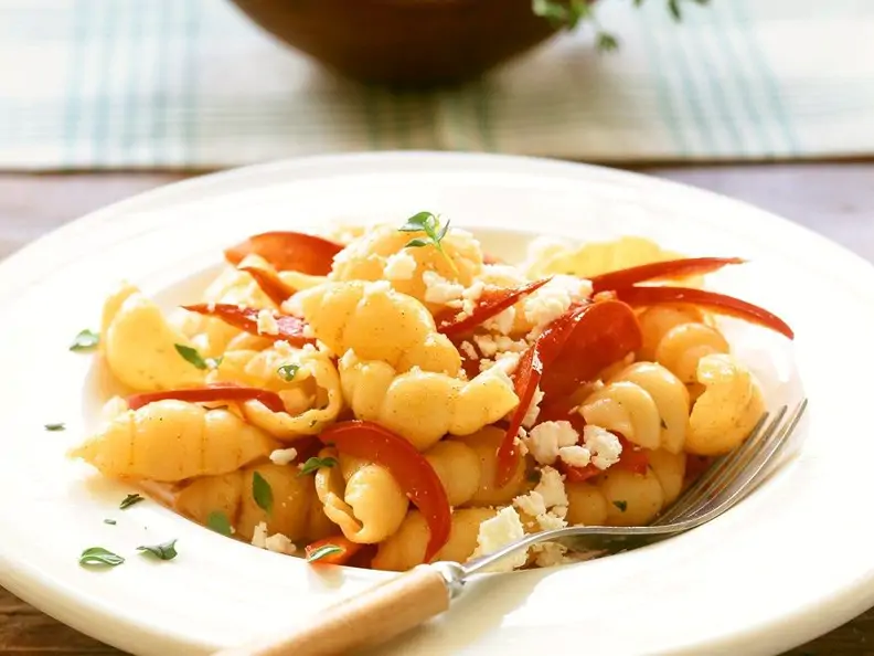 Conchiglie mit Paprika und Käse