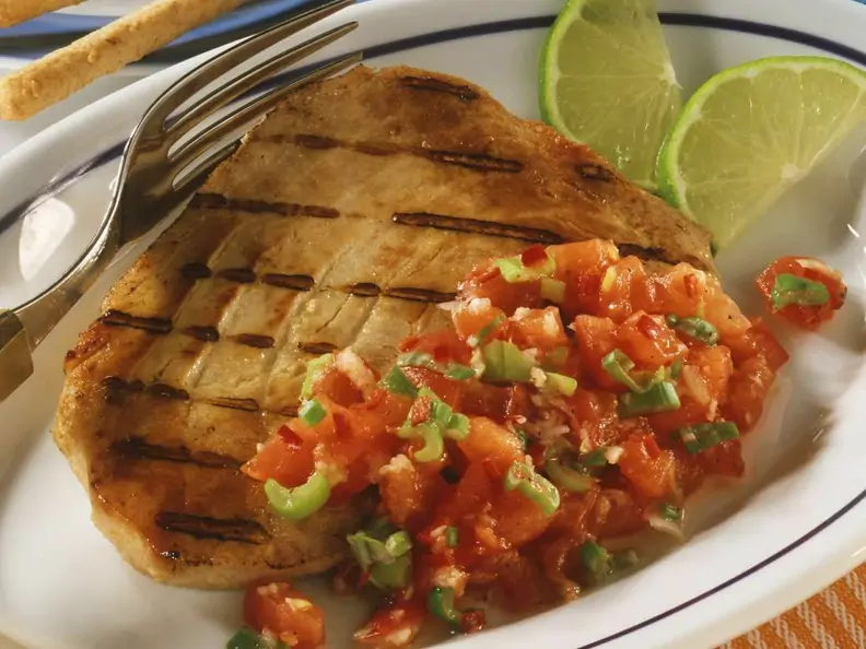 Thunfischsteak mit Tomatensalsa