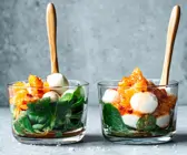 Feldsalat mit Orangen und Mozzarella