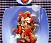 Bohnensalat mit Schafskäse und Tomatenpaste