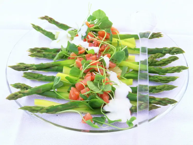 Spargelsalat mit Räucherlachs