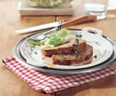 Falscher Hase mit gebratenem Weißkraut (Hackbraten)