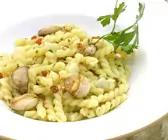Spiralnudeln mit geröstetem Knoblauch