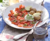 Gebeizter Holunder-Lachs