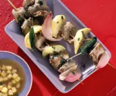 Fleischspieße mit Apfelsauce