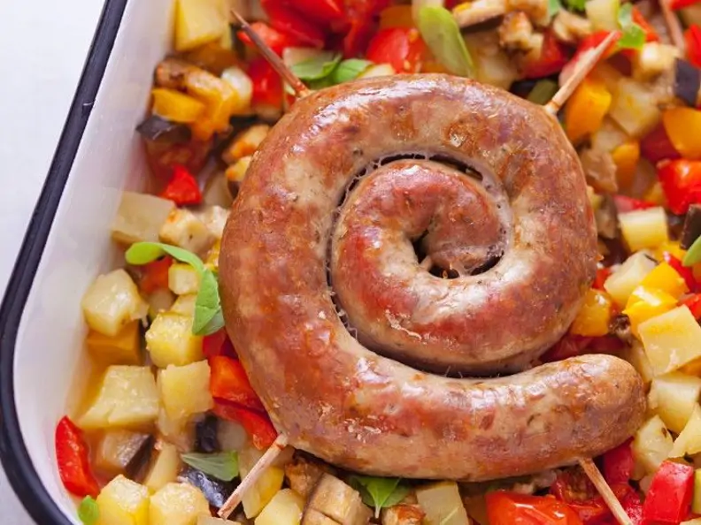 Bratwurst mit Gemüse