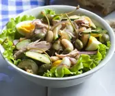 Thunfisch-Bohnensalat mit Ei