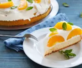 Kokos-Joghurtkuchen mit Pfirsich