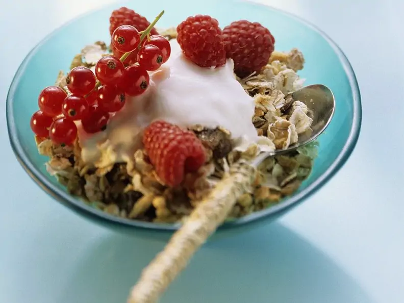 Joghurt-Beeren-Müsli