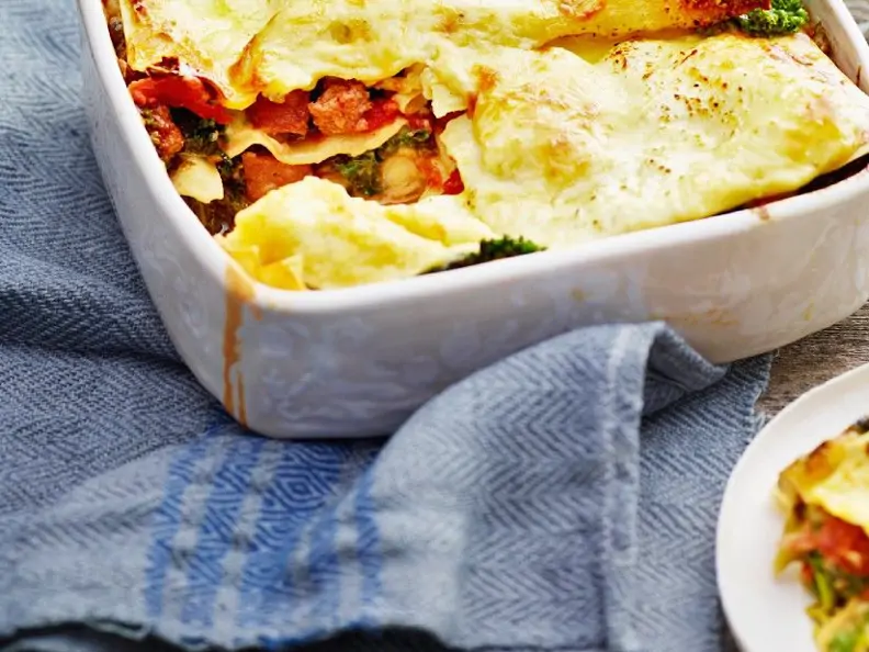 Lasagne mit italienischer Wurst und Grünkohl